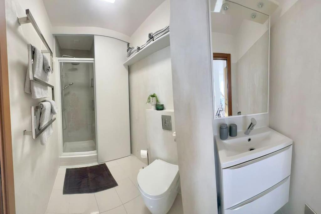 Ferienwohnung "Promenade Retreat 1Br Gem 50M To The Beach" Nizza Exterior foto