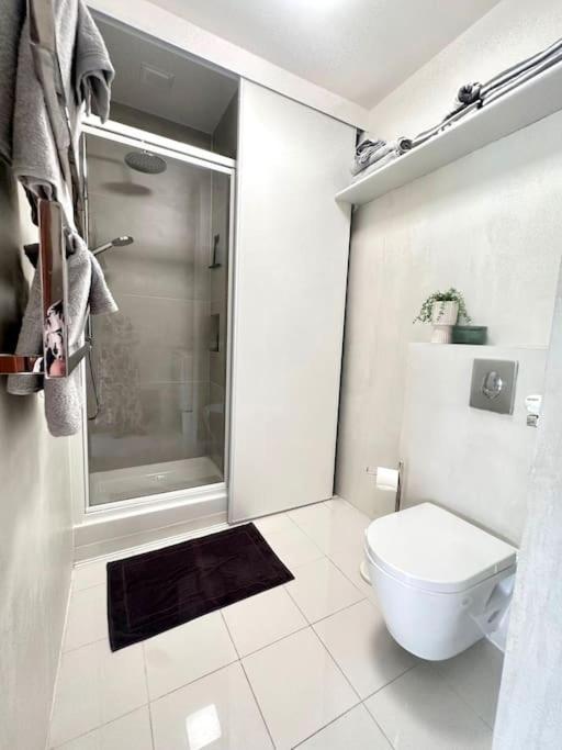 Ferienwohnung "Promenade Retreat 1Br Gem 50M To The Beach" Nizza Exterior foto
