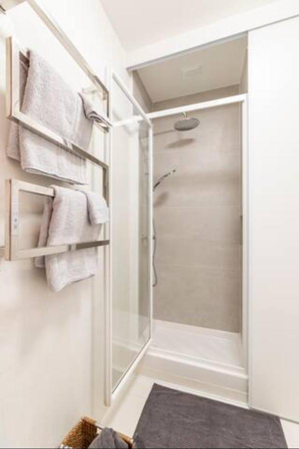 Ferienwohnung "Promenade Retreat 1Br Gem 50M To The Beach" Nizza Exterior foto