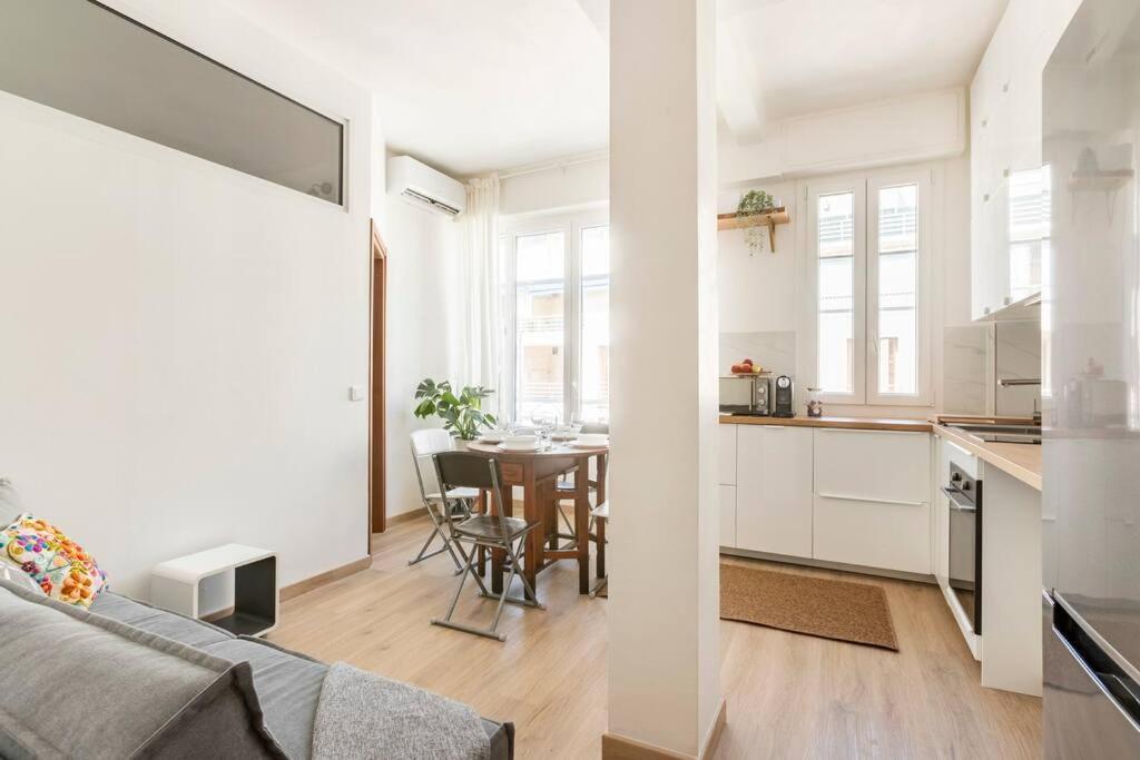 Ferienwohnung "Promenade Retreat 1Br Gem 50M To The Beach" Nizza Exterior foto
