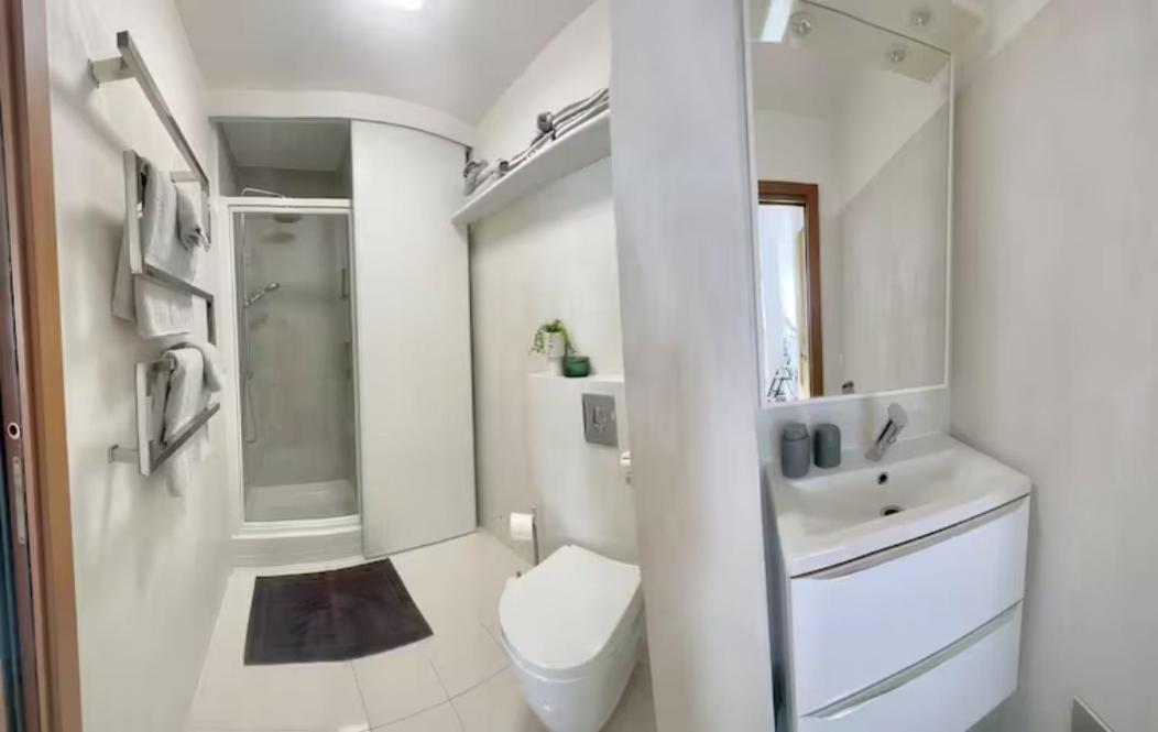 Ferienwohnung "Promenade Retreat 1Br Gem 50M To The Beach" Nizza Exterior foto